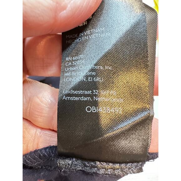 Maeve size 4 embroidered floral button up navy blue blouse preppy academia caree - Picture 8 of 8